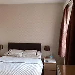 Brightwater Family Room For Up To 3 People With Shared Facilities