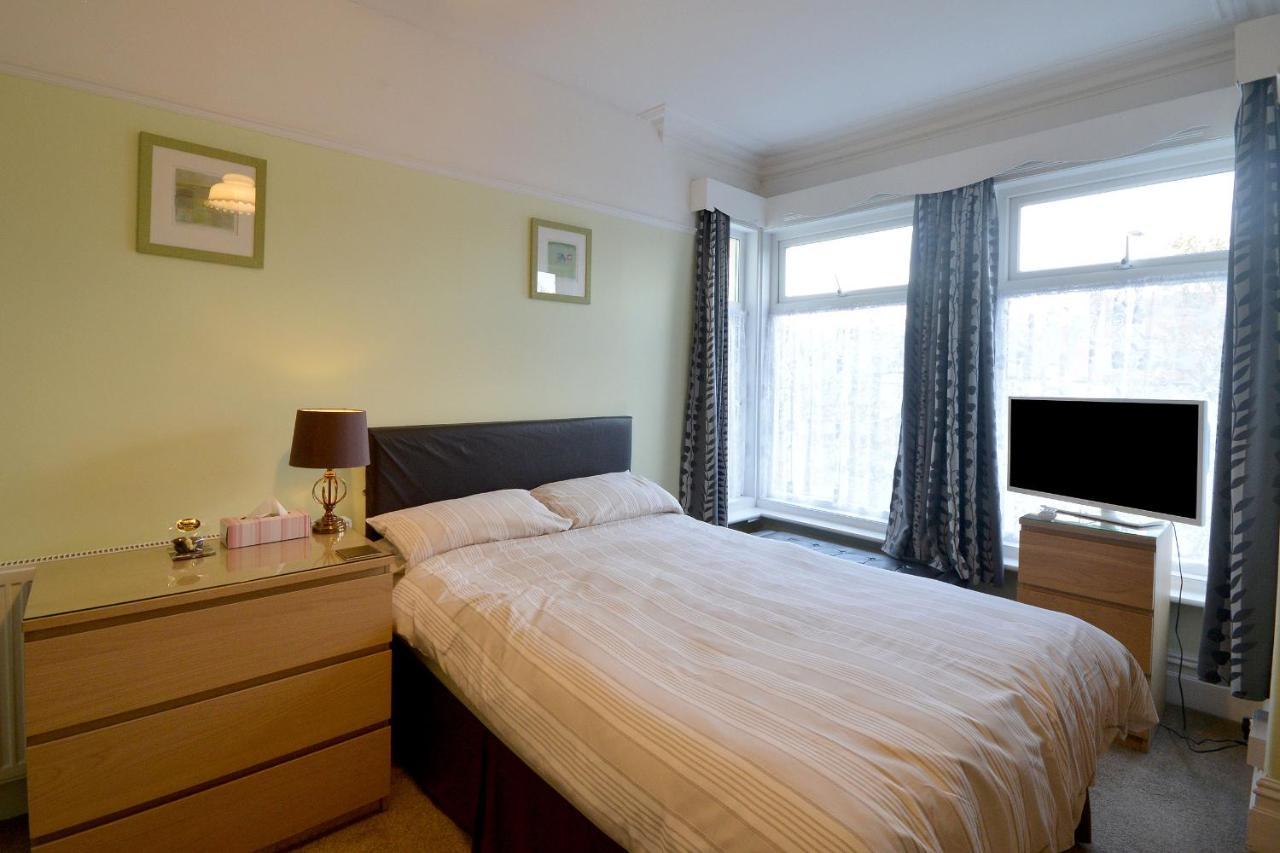 Brightwater Family For Up To 3 People With Shared Facilities Guest house Scarborough